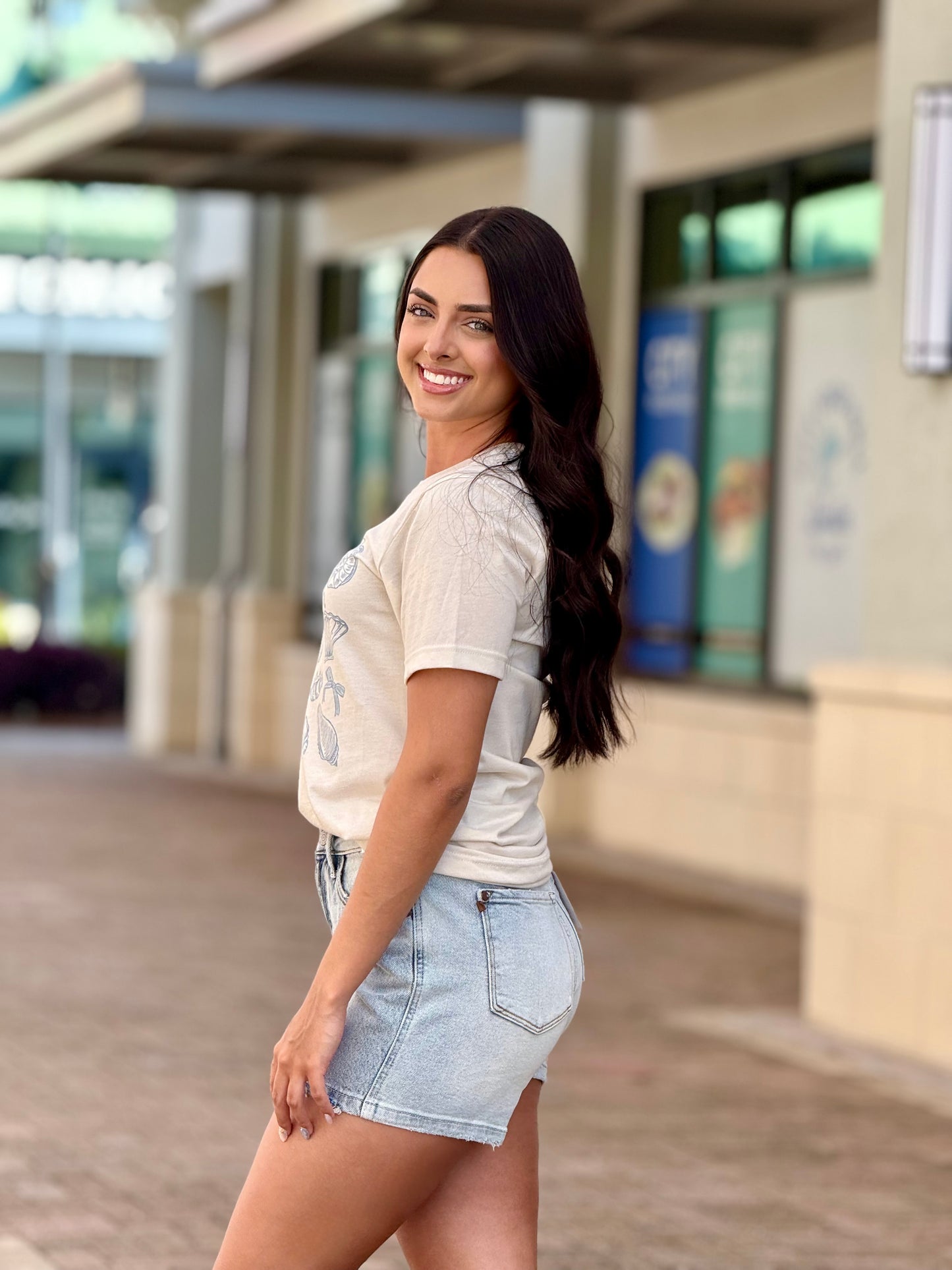 Judy Blue Frayed Summertime Denim Shorts - Reg/Curvy