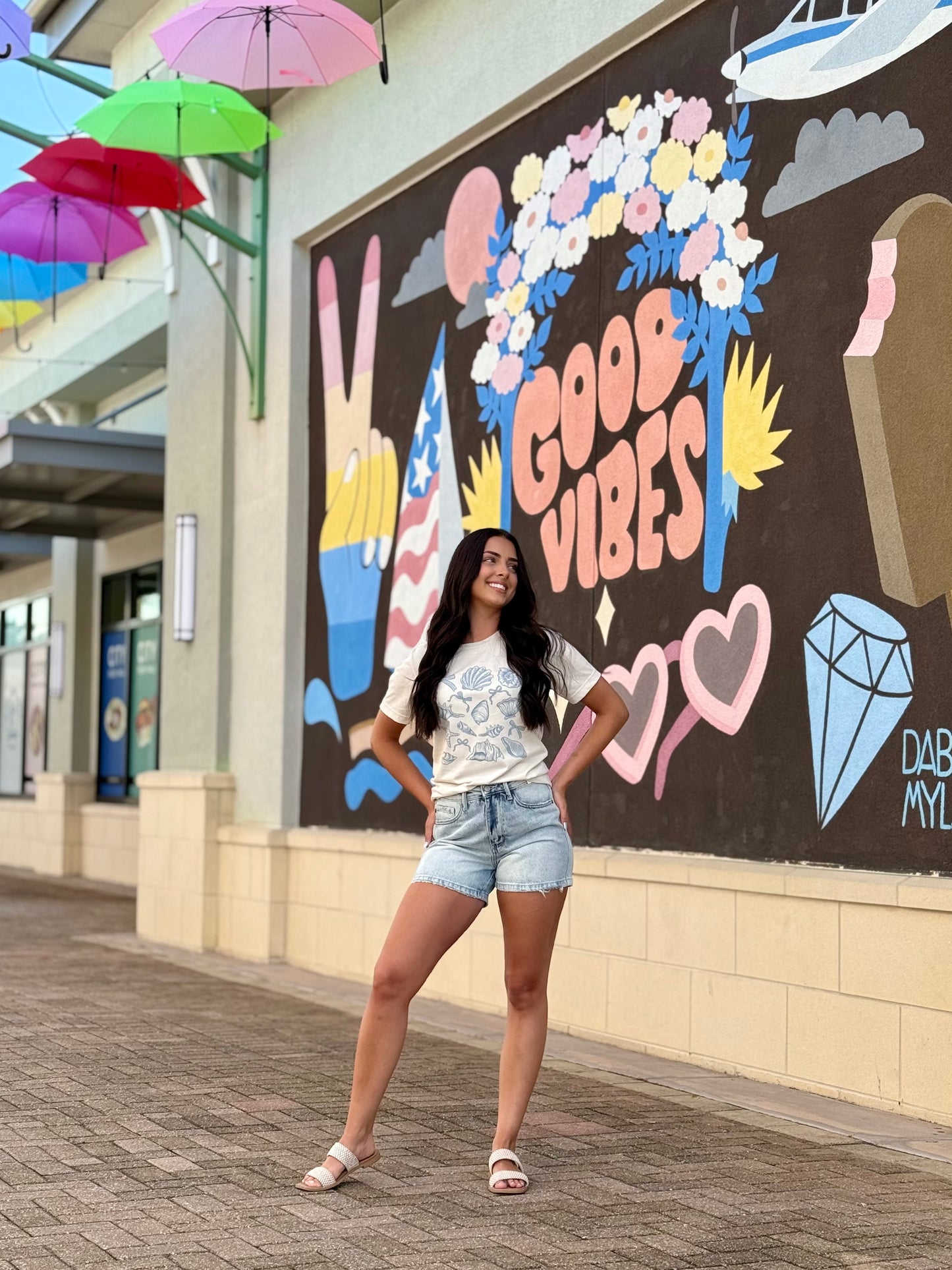 Judy Blue Frayed Summertime Denim Shorts - Reg/Curvy